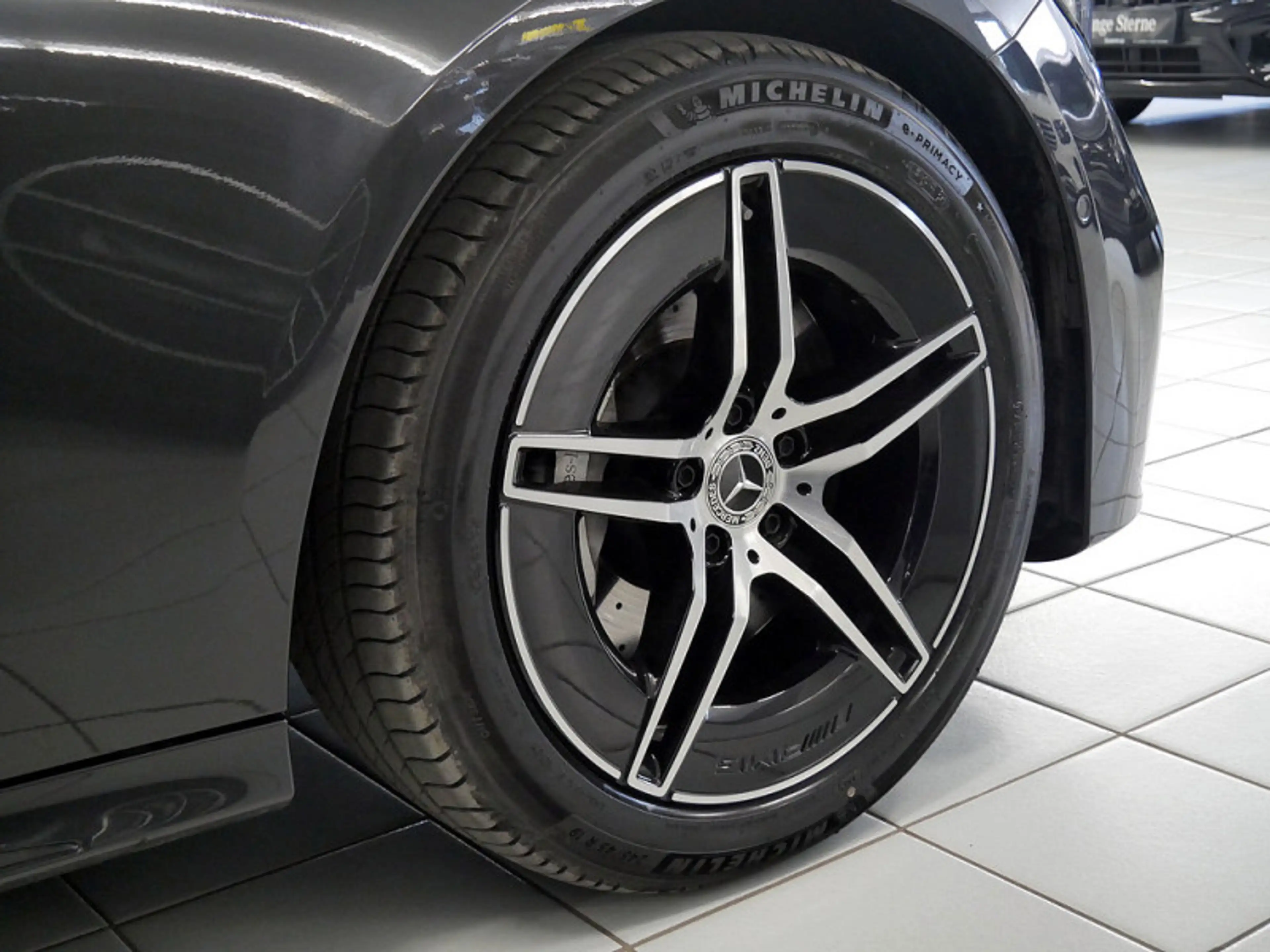 Mercedes-Benz E 200 T , AMG NIGHT AHK DISTR KAMERA PANO SPUR — photo 12
