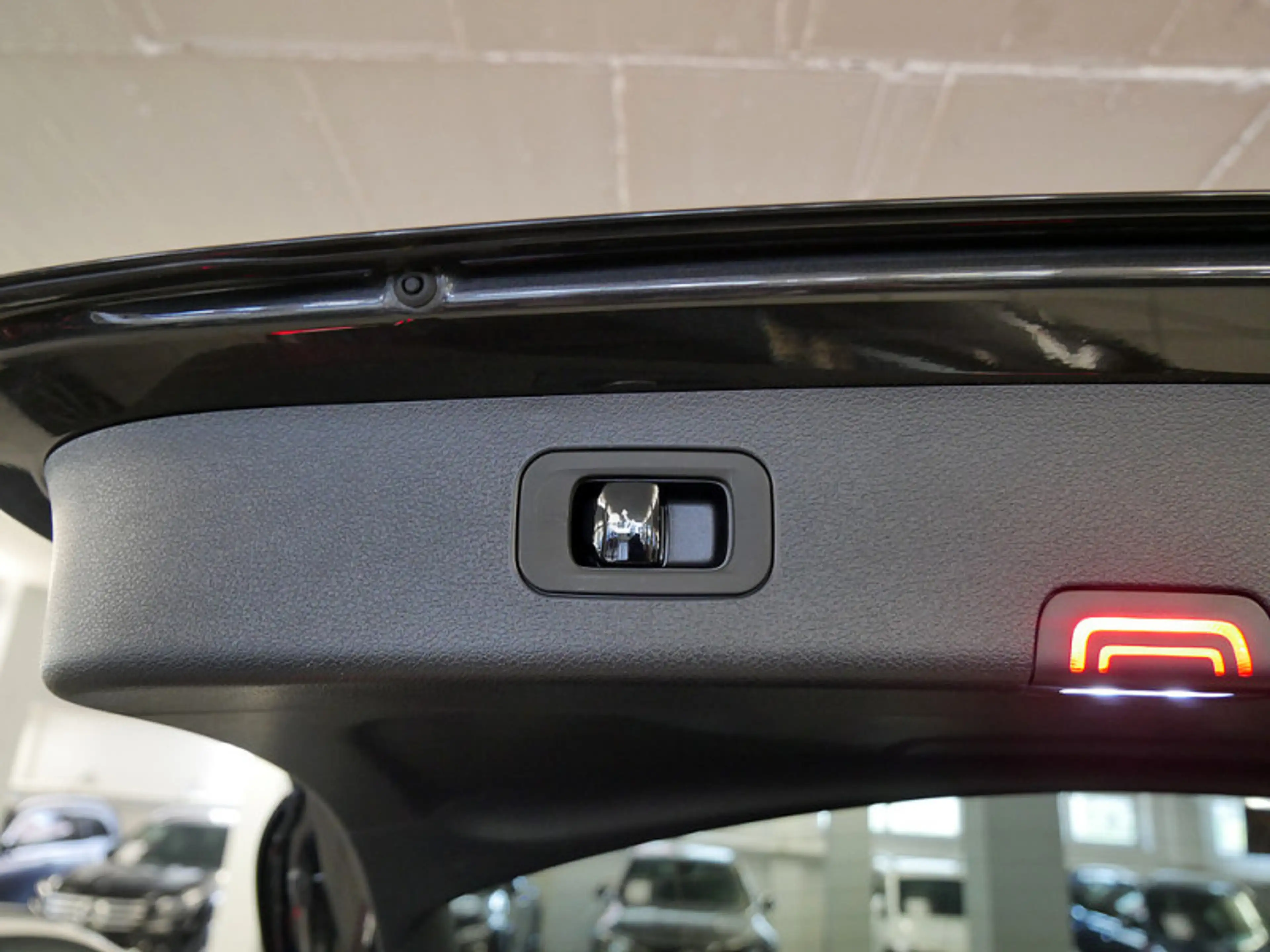 Mercedes-Benz E 200 T , AMG NIGHT AHK DISTR KAMERA PANO SPUR — photo 14