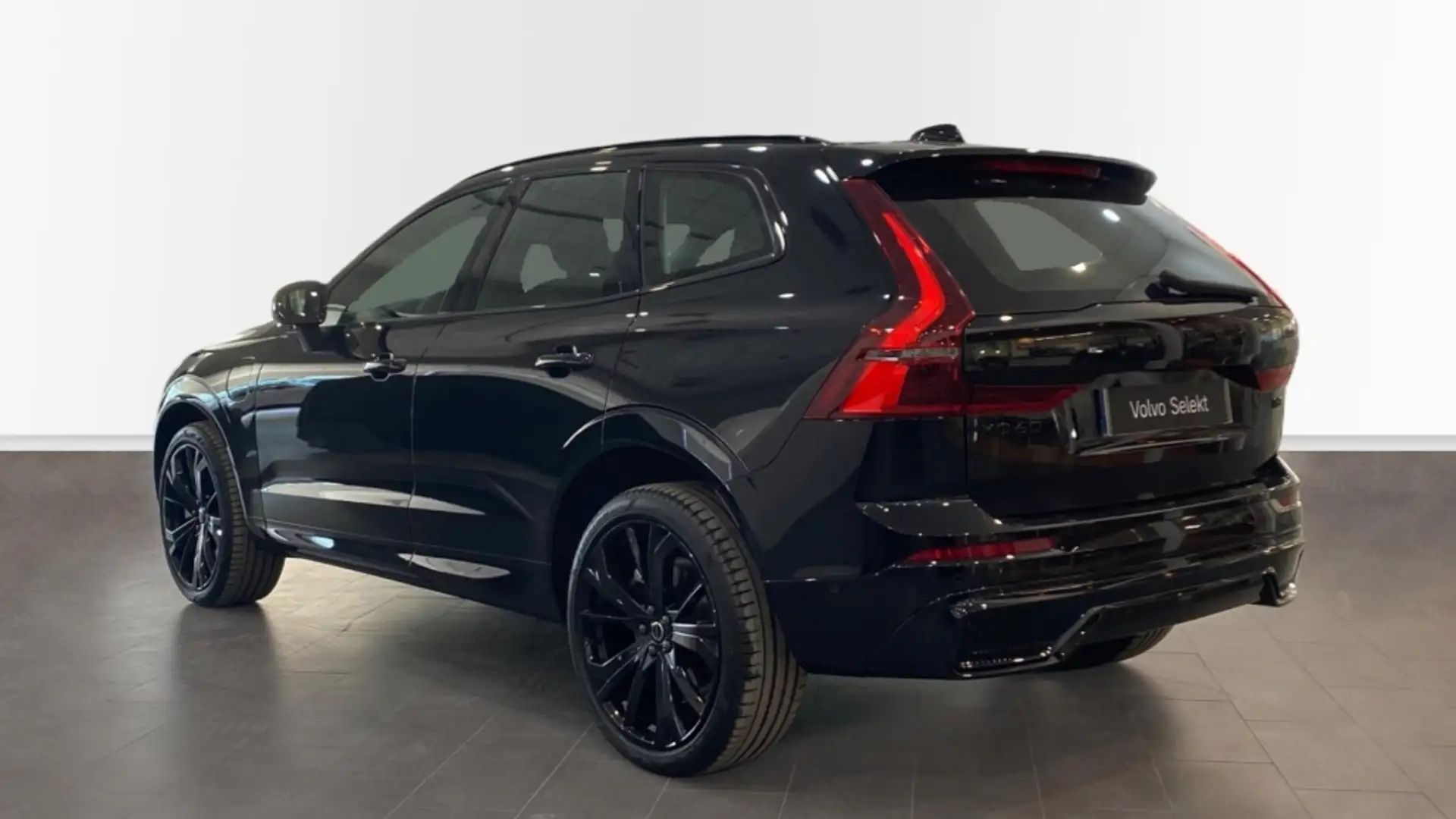 Volvo XC60 2.0 T6 RECHARGE BLACK ED PLUS AT 4WD 5P Negro - 2