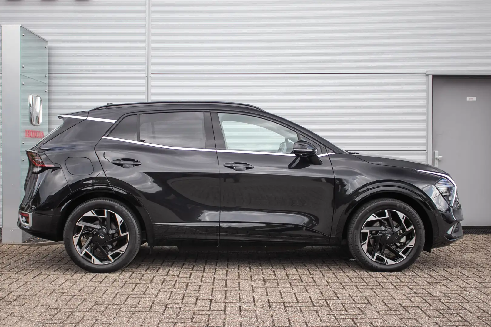 Kia Sportage 1.6 T-GDi Plug-in Hybrid AWD GT-PlusLine - pano sc Zwart - 2