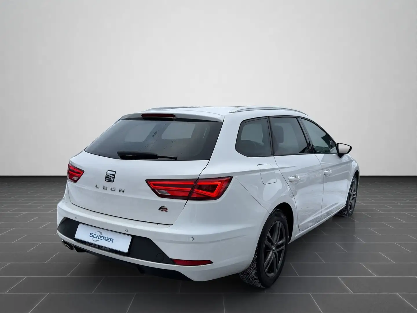 SEAT Leon Sportstourer FR 1.5 TSI NAVI CARPLAY SHZ KA Weiß - 2