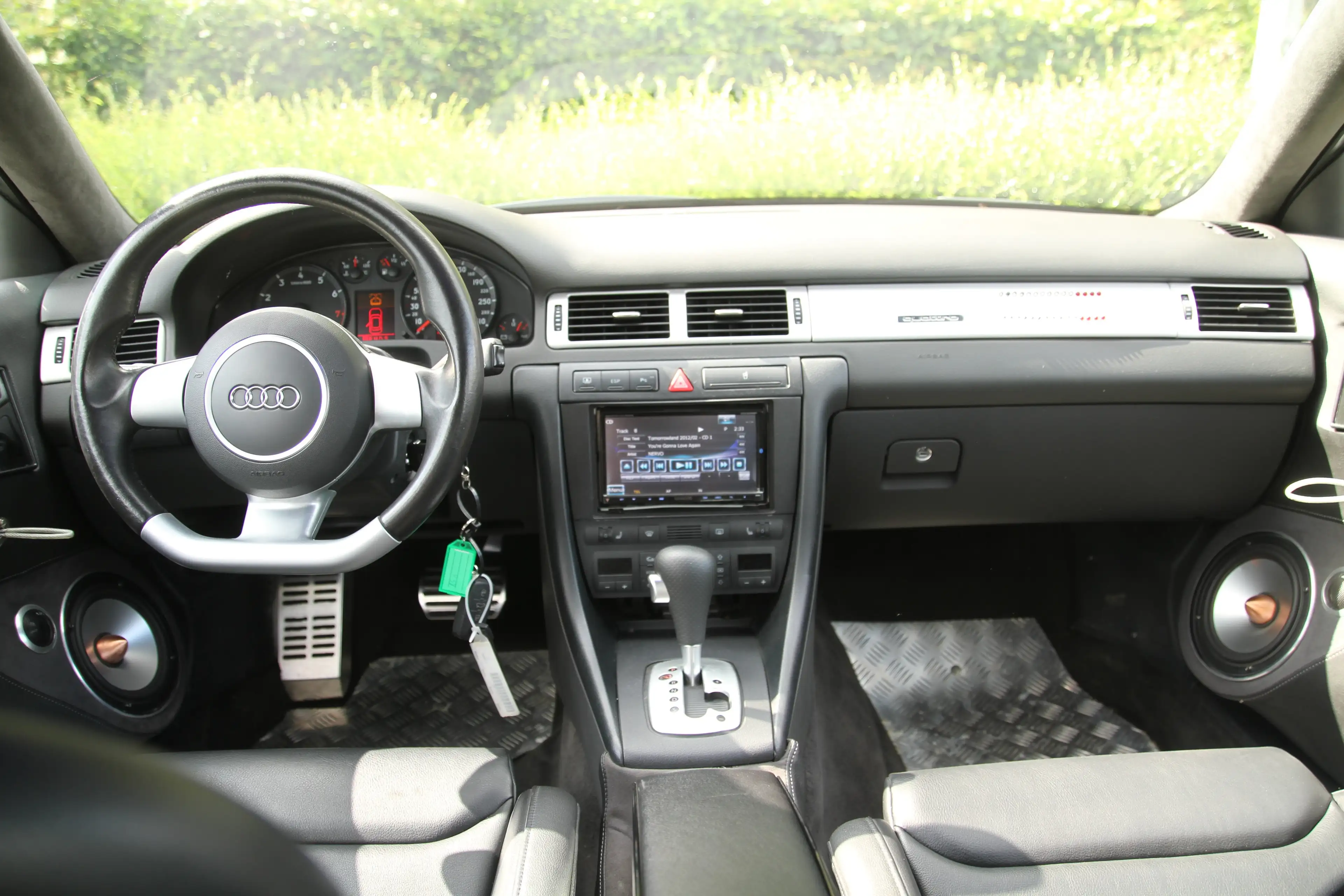 Audi RS6 4.2i V8 Quattro - La Tour Recordings Showcar — photo 15