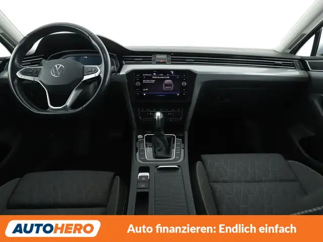 Volkswagen Passat view 12