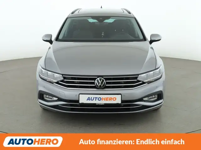 Volkswagen Passat view 9