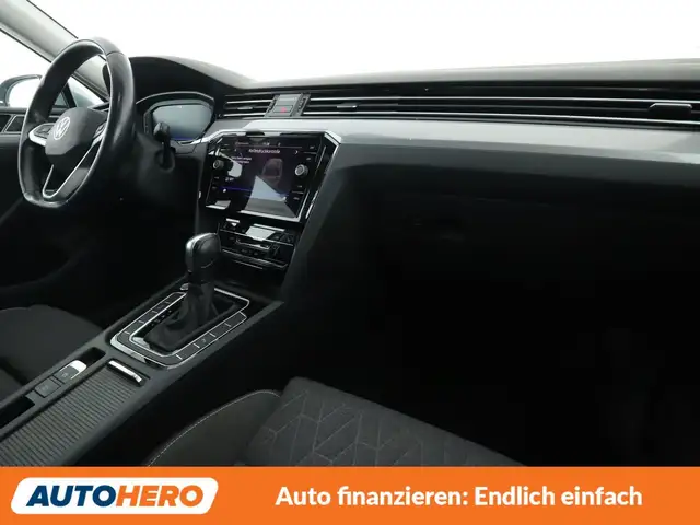 Volkswagen Passat view 13