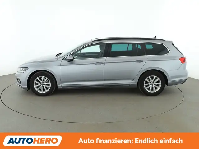 Volkswagen Passat view 3