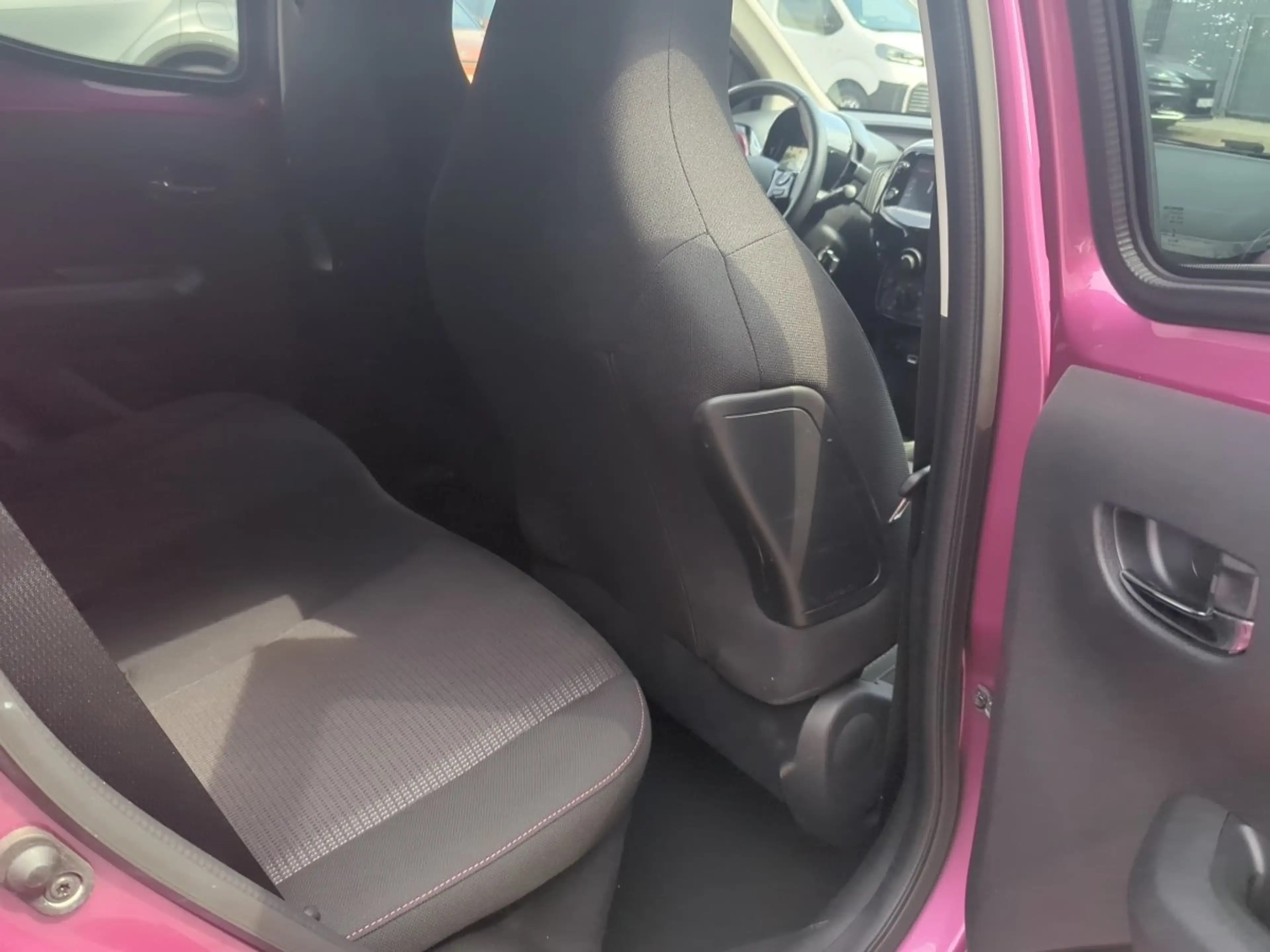 Toyota Aygo 1.0 x-cite AppleCarPlay Kamera Klima — photo 13