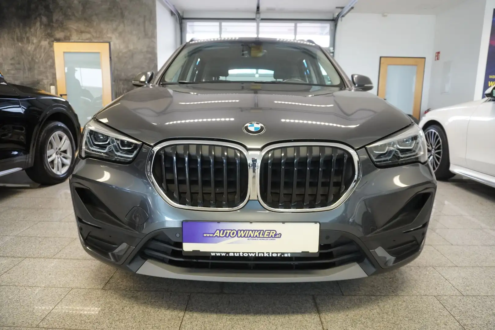 BMW X1 xDrive 25e PHEV Aut. LED/Navi Silber - 2