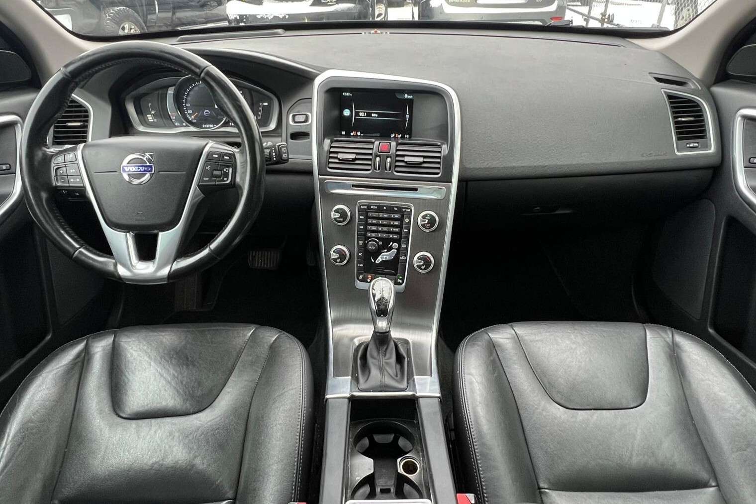 2016 Volvo XC60 T5 Premier AWD thumb 16