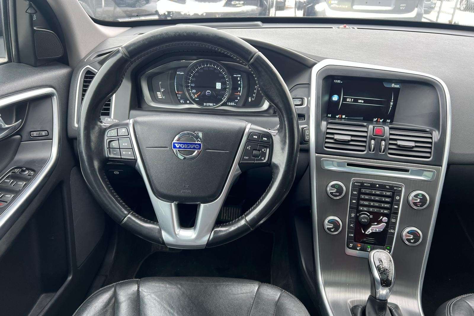 2016 Volvo XC60 T5 Premier AWD thumb 17
