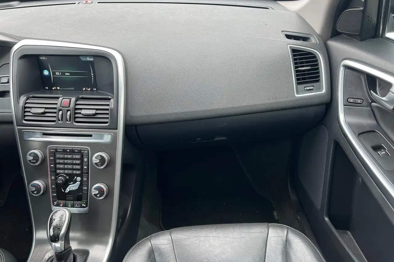 Volvo XC60 снимка Volvo XC60
