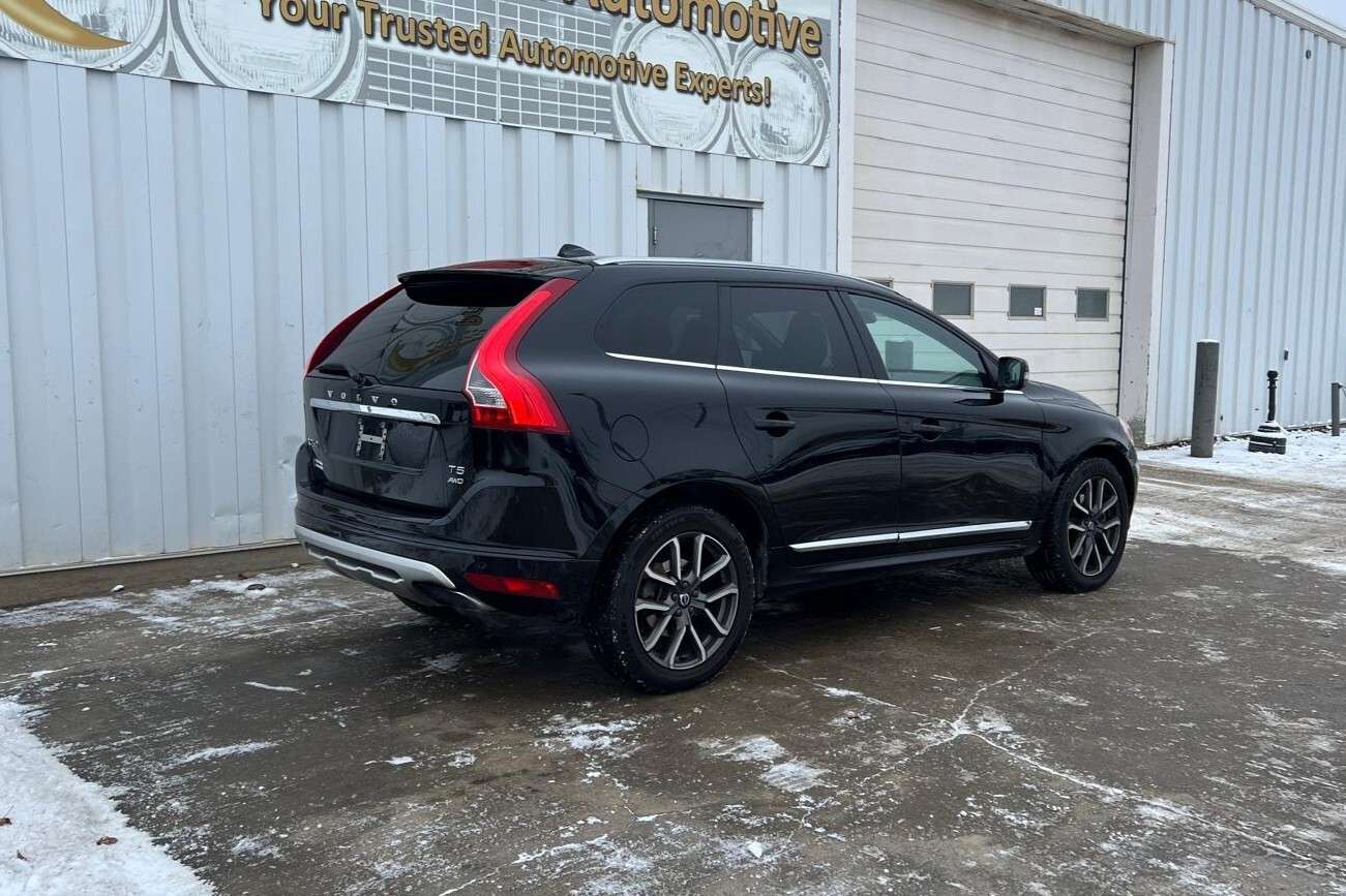 2016 Volvo XC60 T5 Premier AWD alt 5