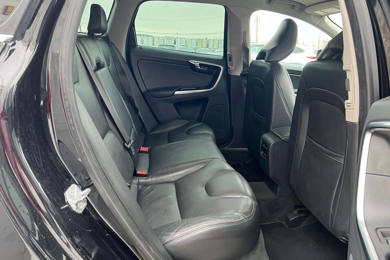 2016 Volvo XC60 T5 Premier AWD thumb 14