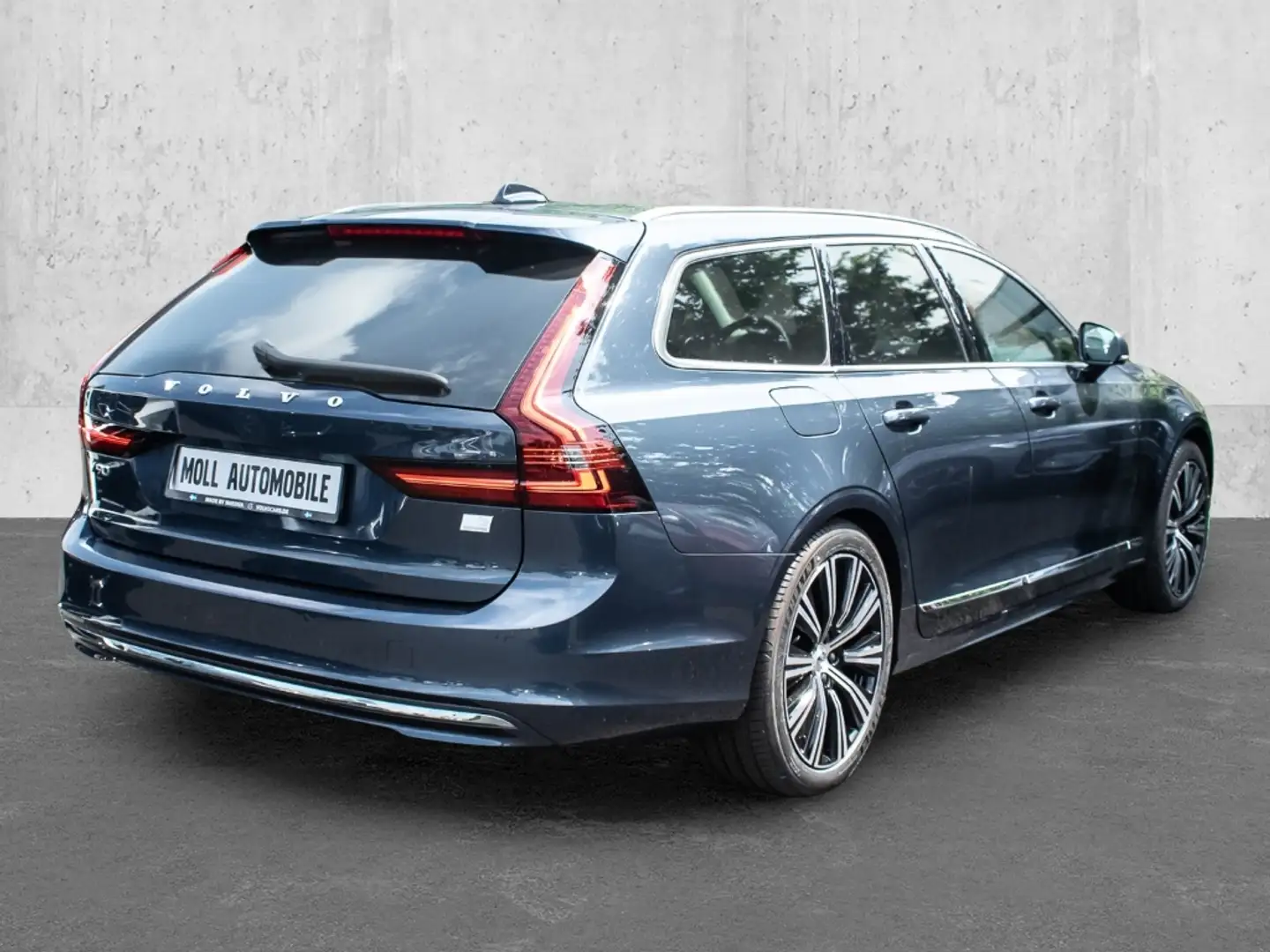 Volvo V90 Kombi Inscription Exp Recharge Plug-In Hybrid AWD Blau - 2