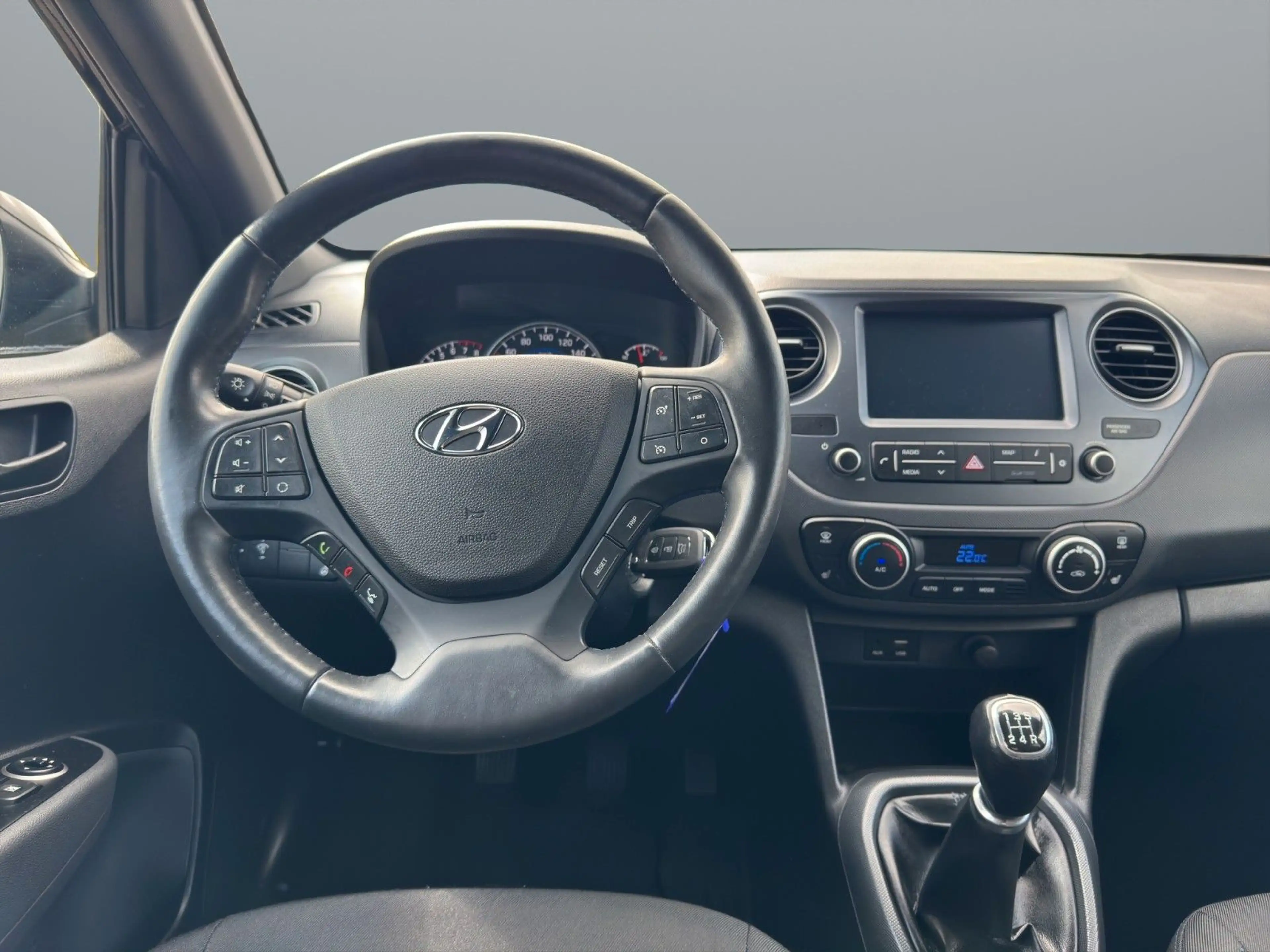 Hyundai i10 Passion + Sport/Navi / Nur 31000tkm! — photo 12