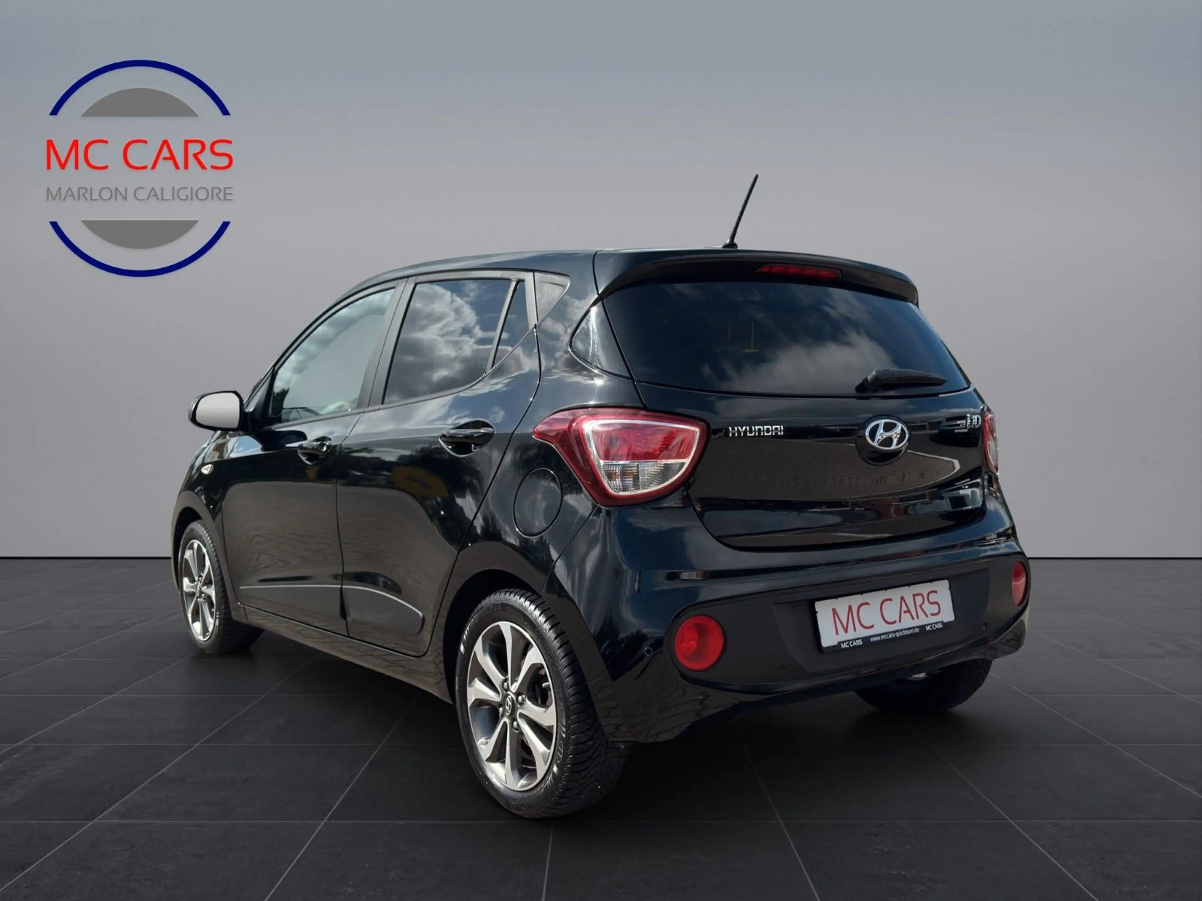Hyundai i10 Passion + Sport/Navi / Nur 31000tkm! — photo 2