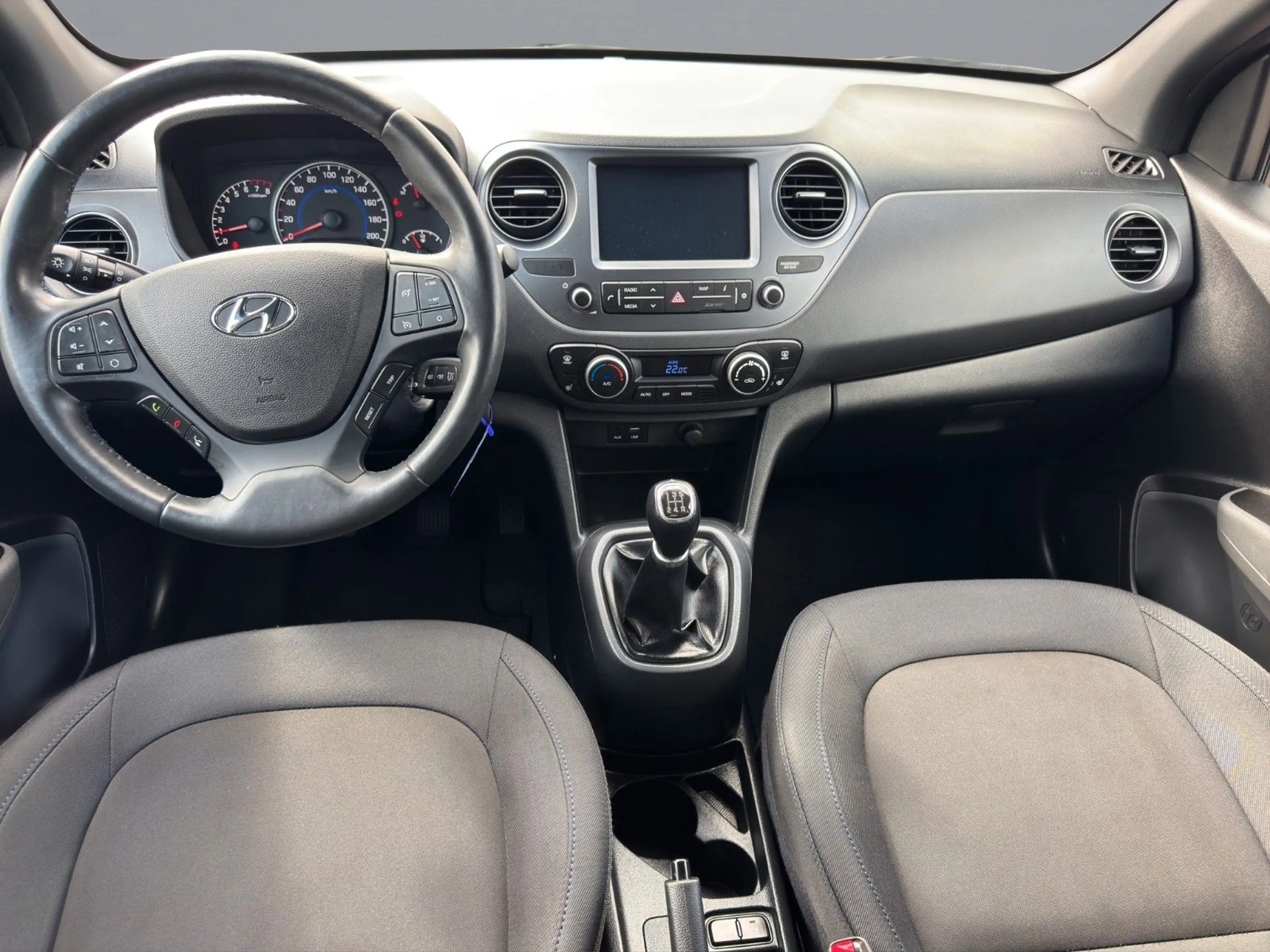 Hyundai i10 Passion + Sport/Navi / Nur 31000tkm! — photo 11