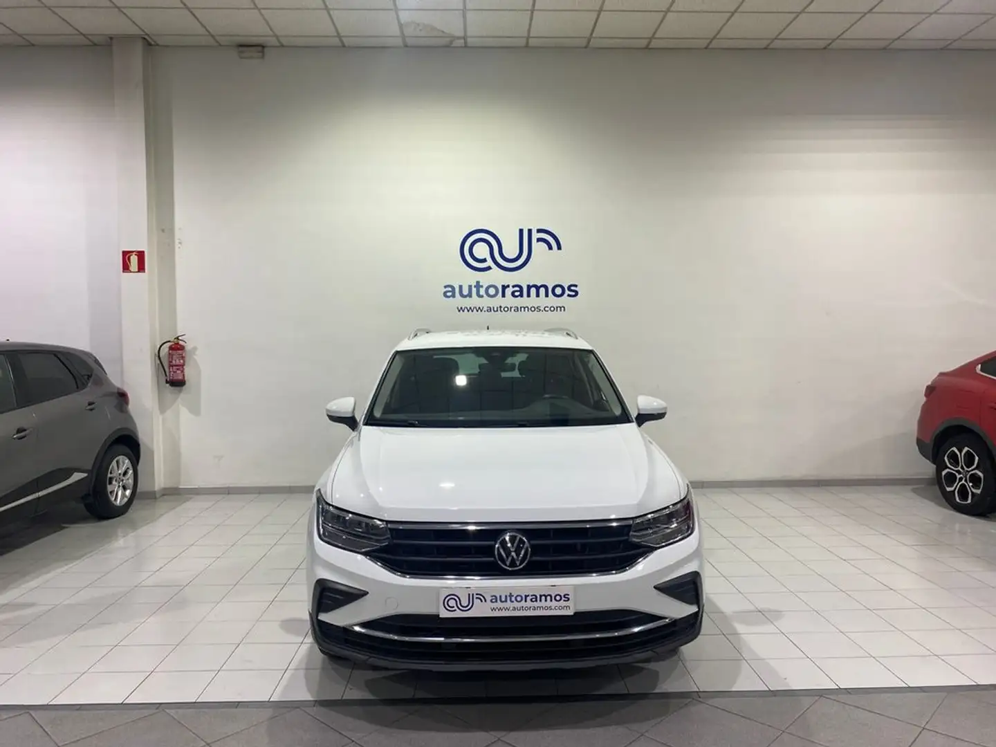 Volkswagen Tiguan LIFE 1.5 TSI 150 CV DSG 5P Wit - 2