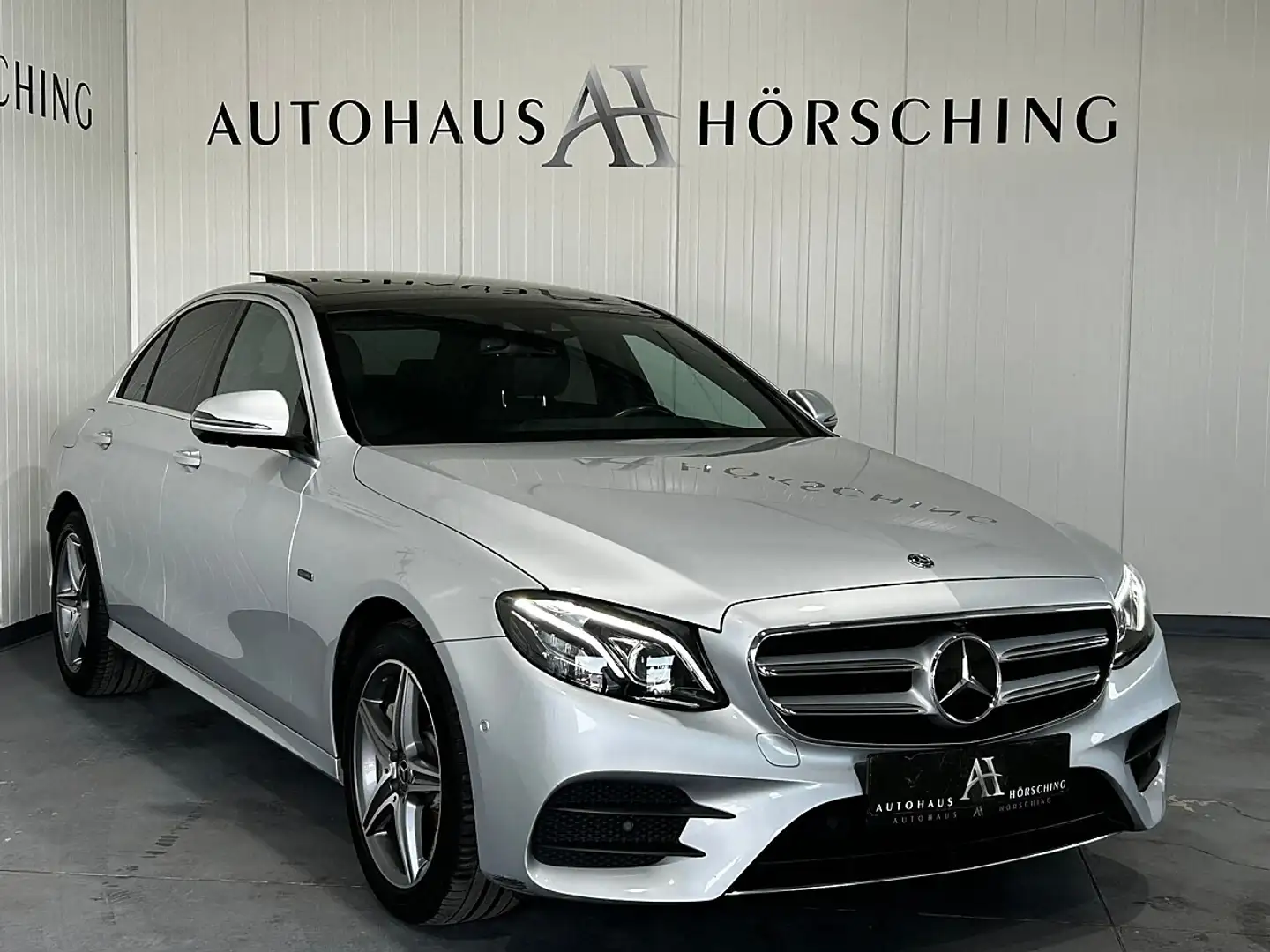 Mercedes-Benz E 300 de PHEV Aut.//AMG-PAKET//AMBIENTE//PANO//360°Ka... Grau - 1