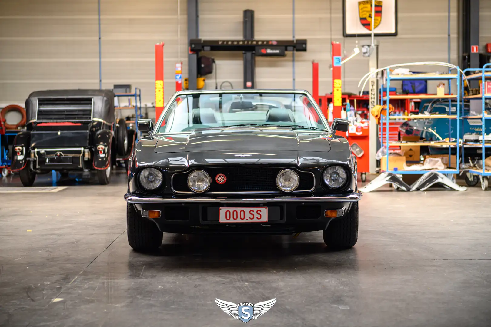 Aston Martin Volante V8 EFI Schwarz - 2