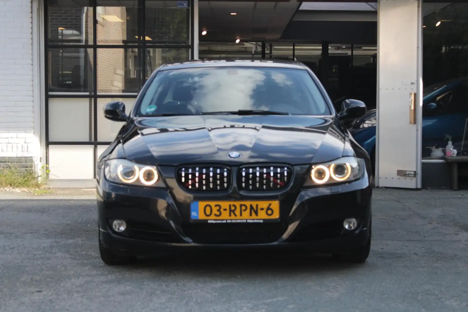 BMW 318 3-serie 318i Business Line | Airco | Elec ramen | Schwarz - 2