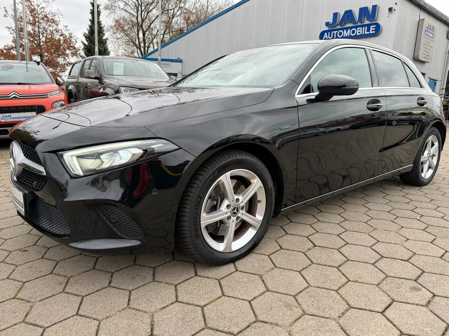 Mercedes-Benz A 250 e Progressive Panorama LED Kamera 1.Hand Schwarz - 1