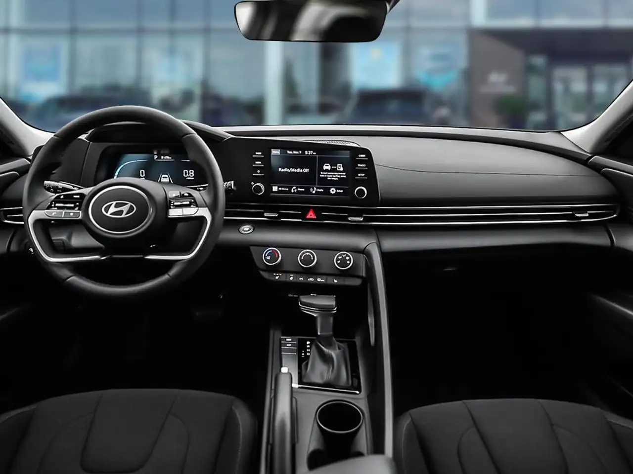 Hyundai ELANTRA photo Hyundai ELANTRA