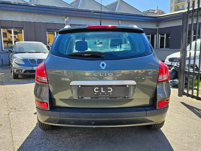 Renault Clio view 4