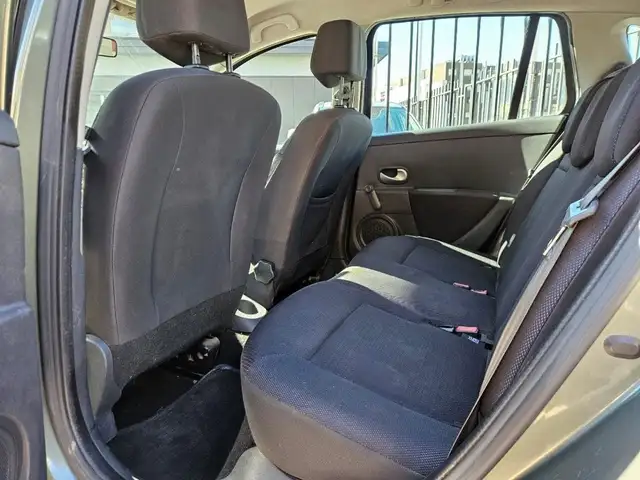 Renault Clio view 7