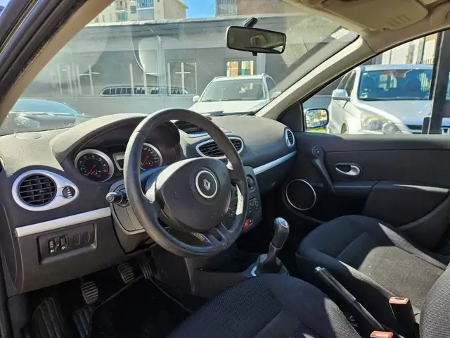 Renault Clio view 6