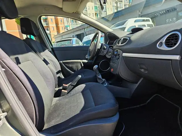 Renault Clio view 9