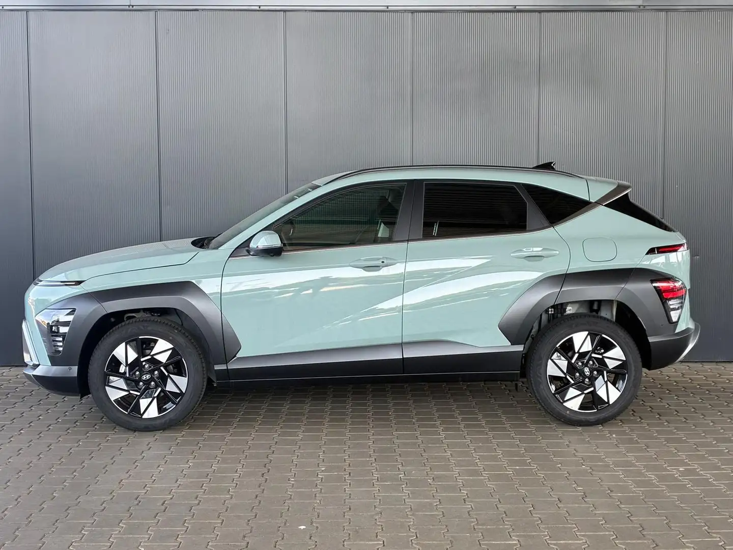 Hyundai KONA Comfort Plus 1.0 T-GDI 2WD / Navi Keyless 360° ... Grün - 2