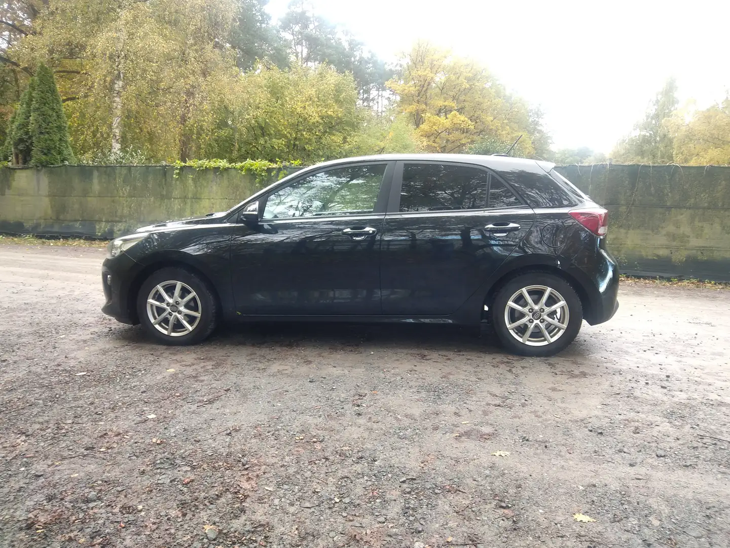 Kia Rio Dream Team Schwarz - 1