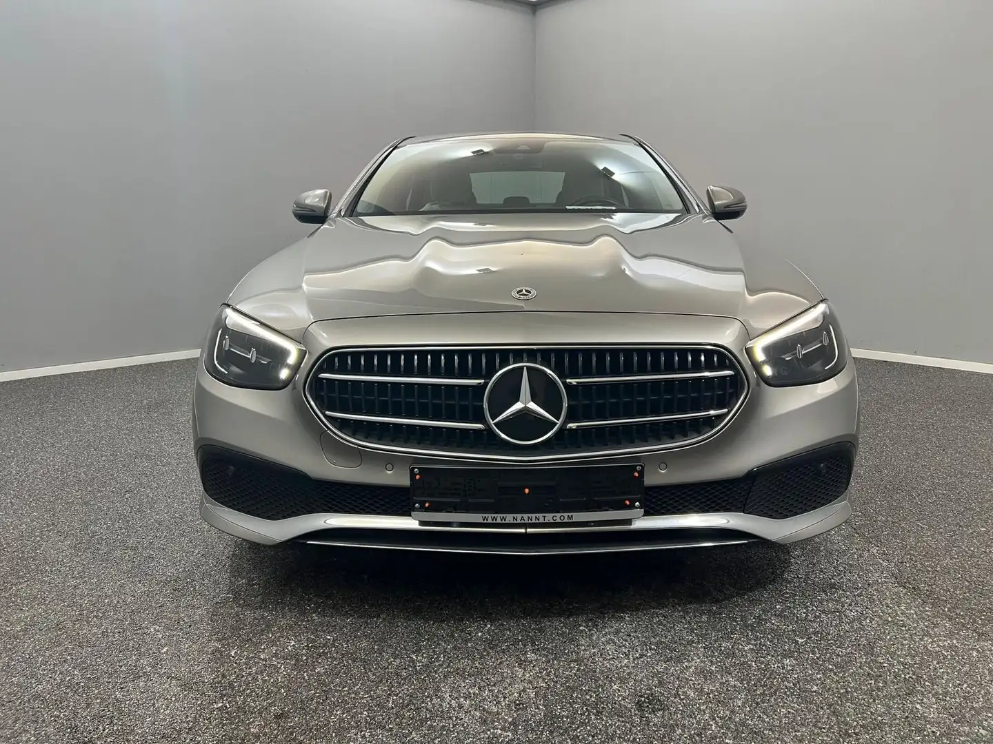 Mercedes-Benz E 200 d Limo 2x Avantgarde*WIDE*LED*IHC*AMBIENT Silber - 2