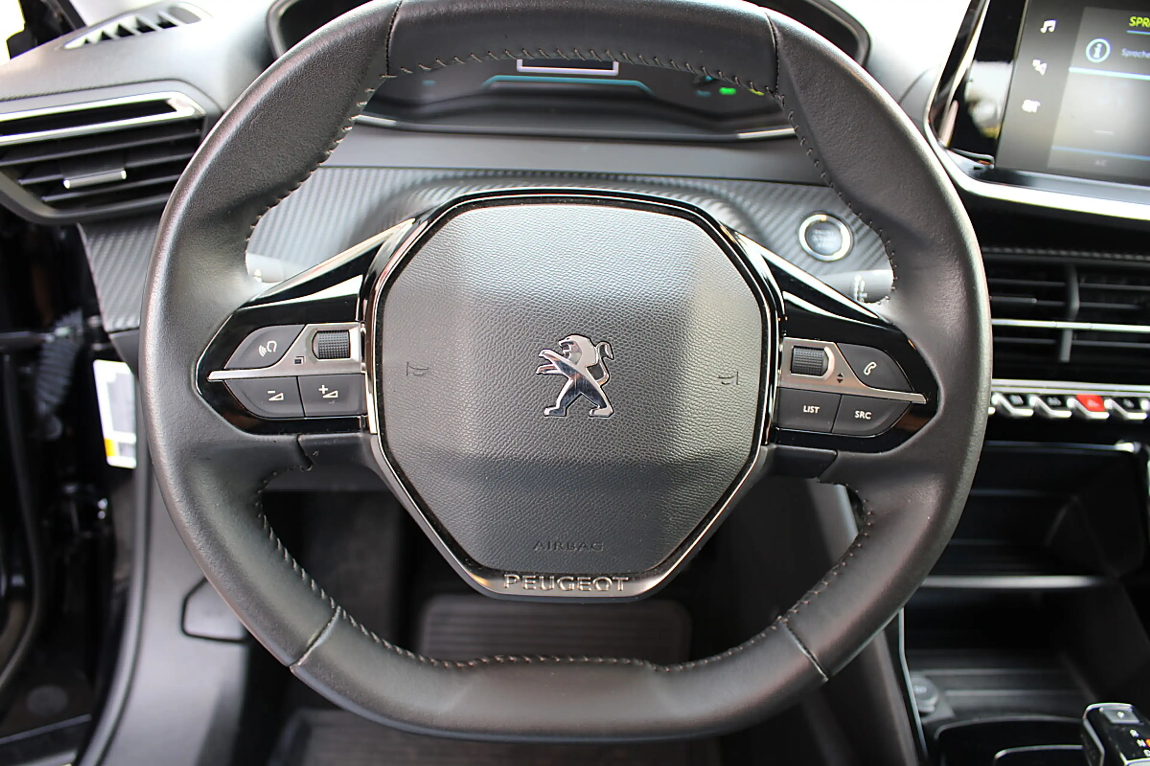 Peugeot e-2008 50 kWh Active Pack *1.Besitz* — photo 14