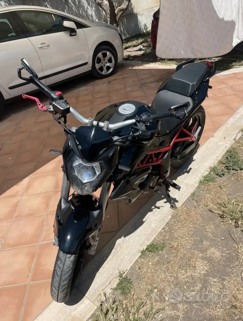 Benelli BN 125 Naked - 1