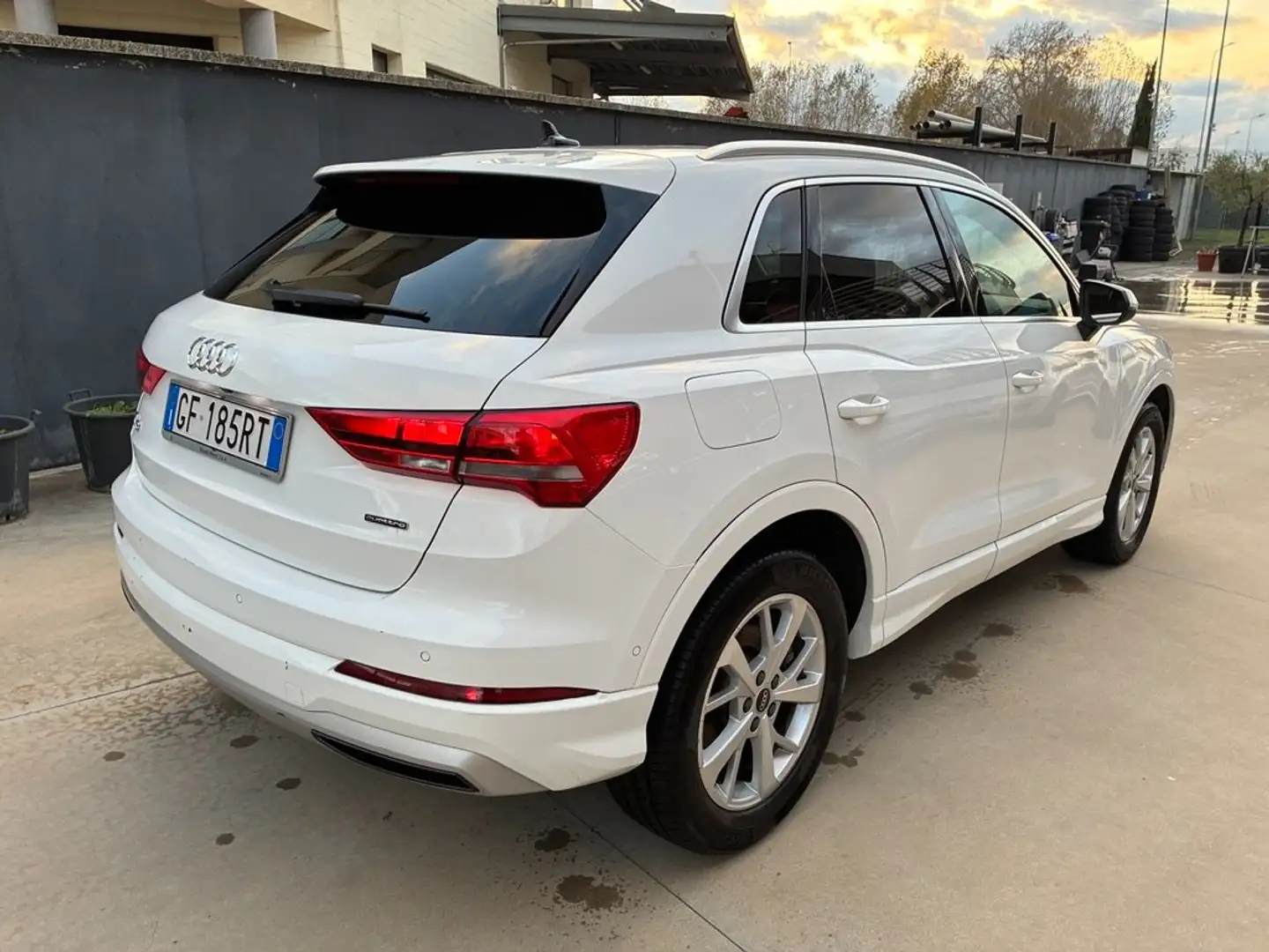 Audi Q3 40 2.0 tdi Advanced quattro 200cv s-tronic IVA ESP Bianco - 2