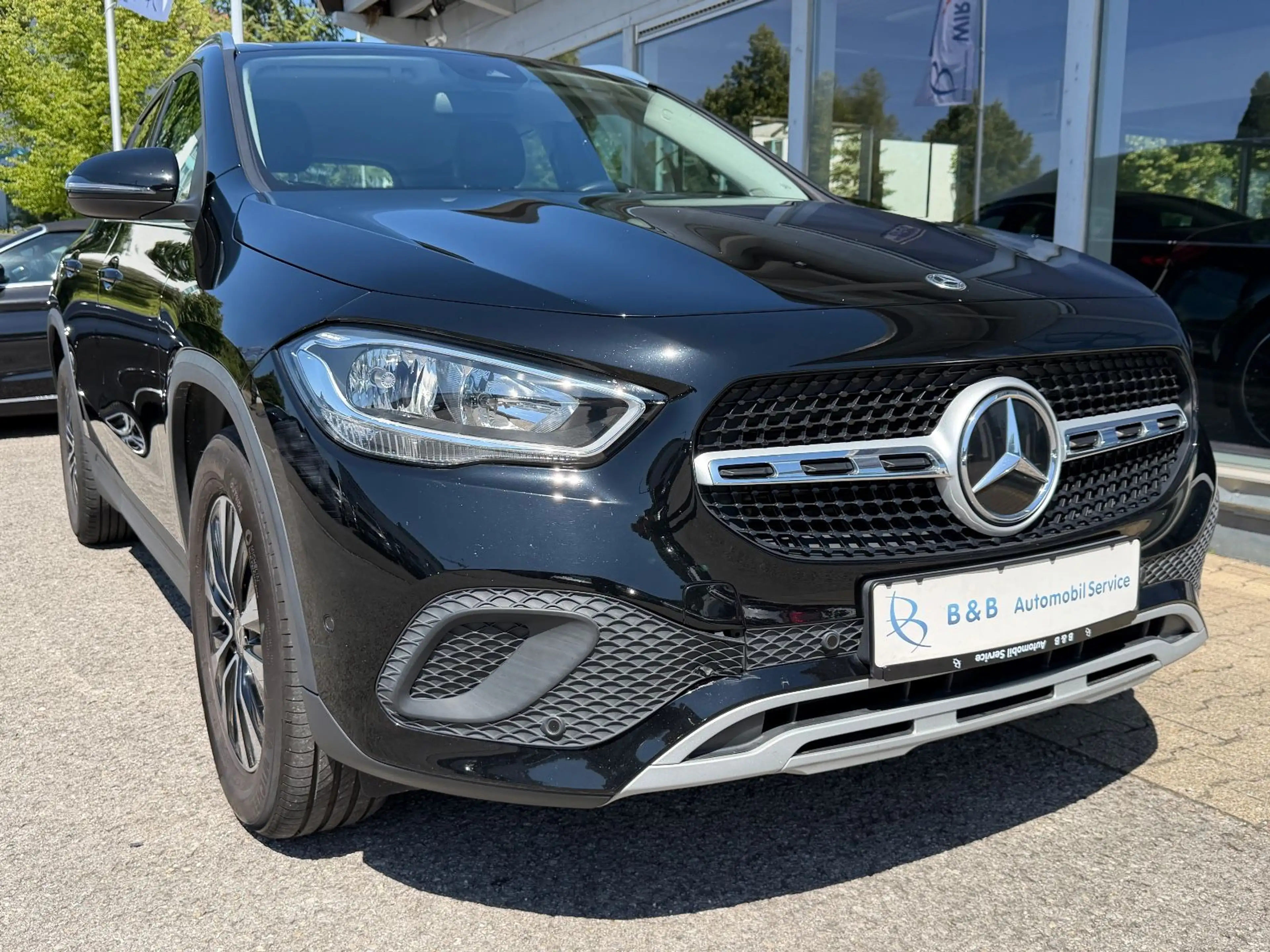 Mercedes-Benz GLA 180 d *NAVI*CAM*8G-DCT*DISTR*TOUCH*APPLE CAR — photo 4