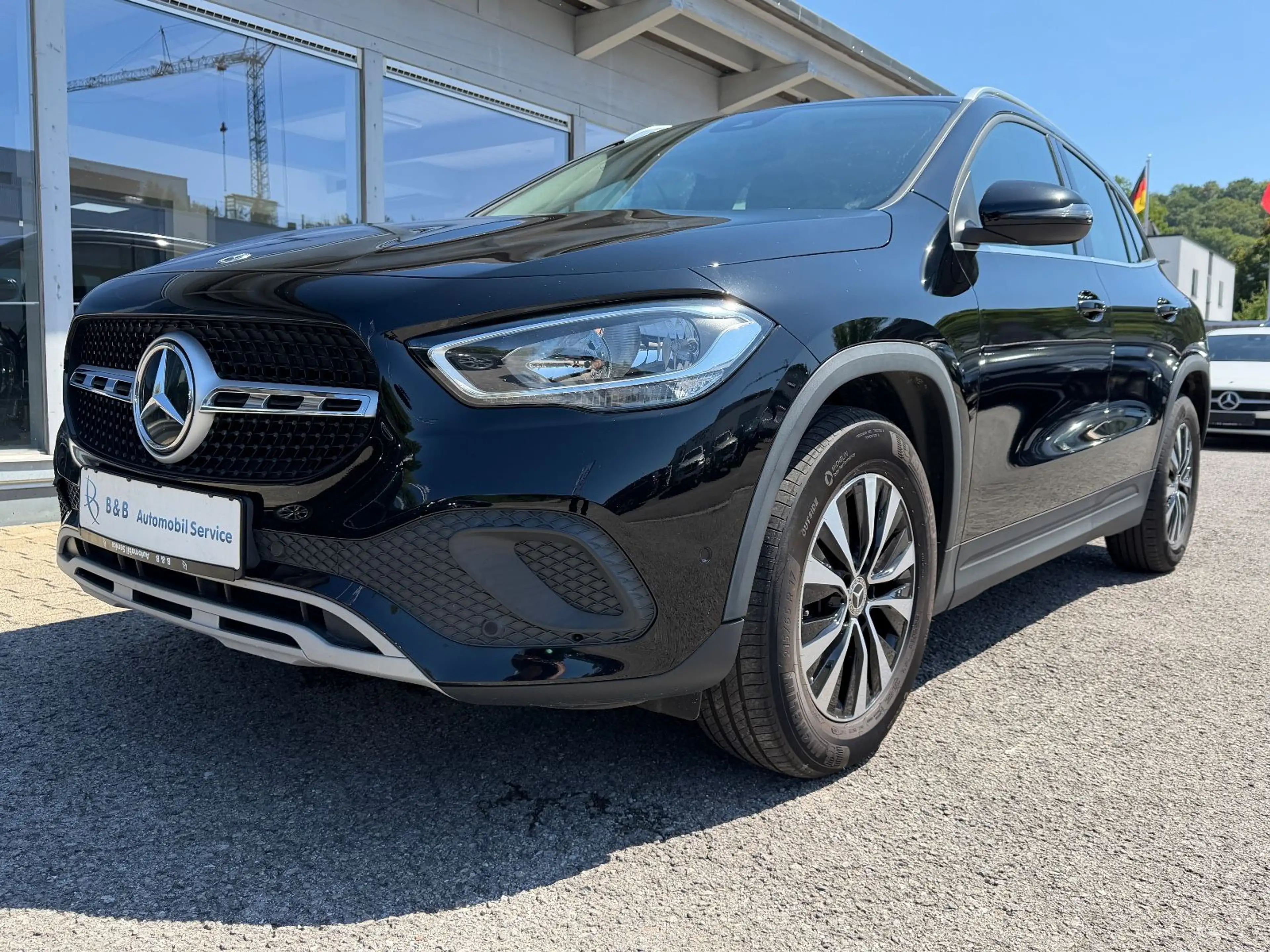 Mercedes-Benz GLA 180 d *NAVI*CAM*8G-DCT*DISTR*TOUCH*APPLE CAR