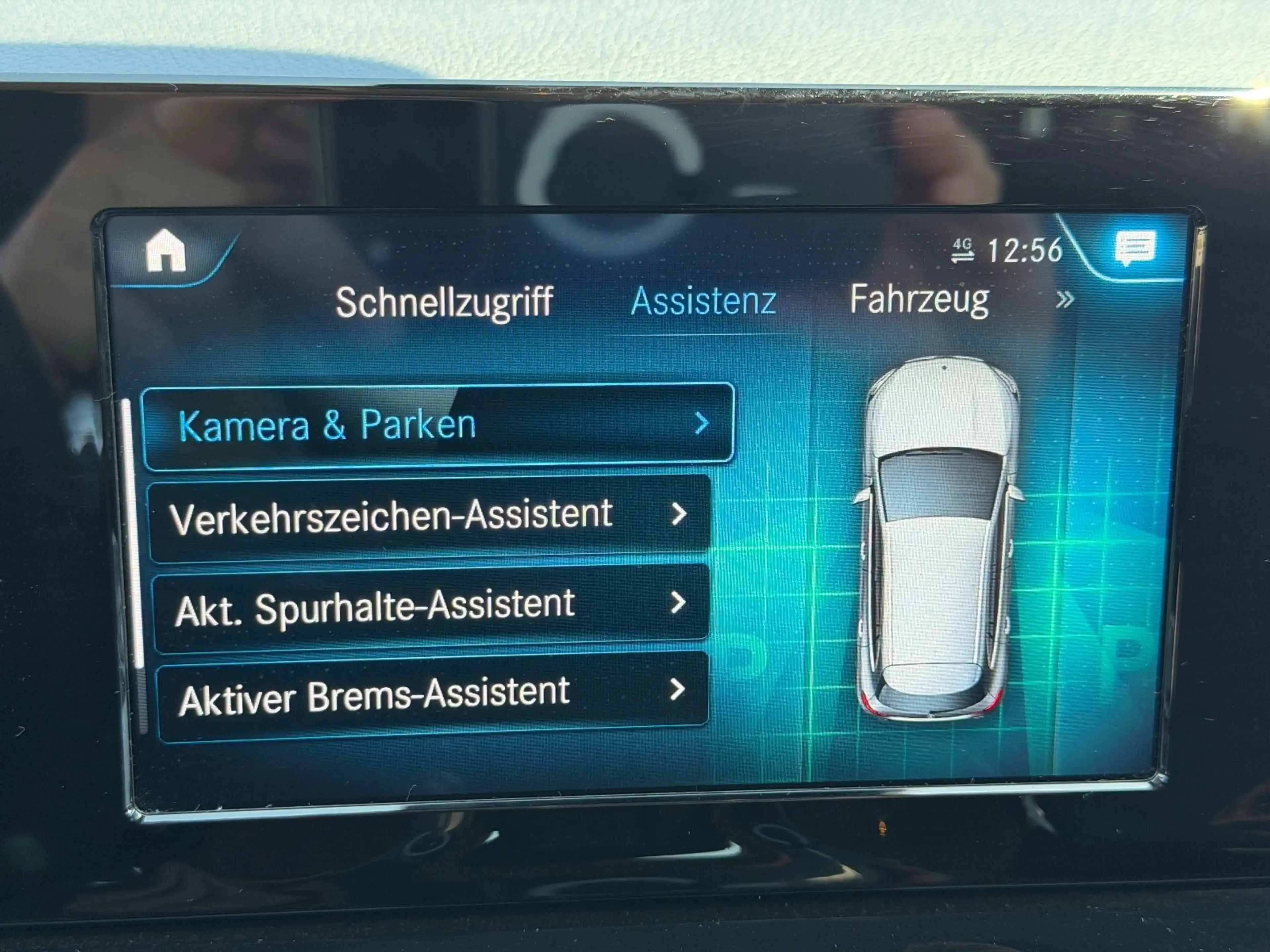 Mercedes-Benz GLA 180 d *NAVI*CAM*8G-DCT*DISTR*TOUCH*APPLE CAR — photo 11