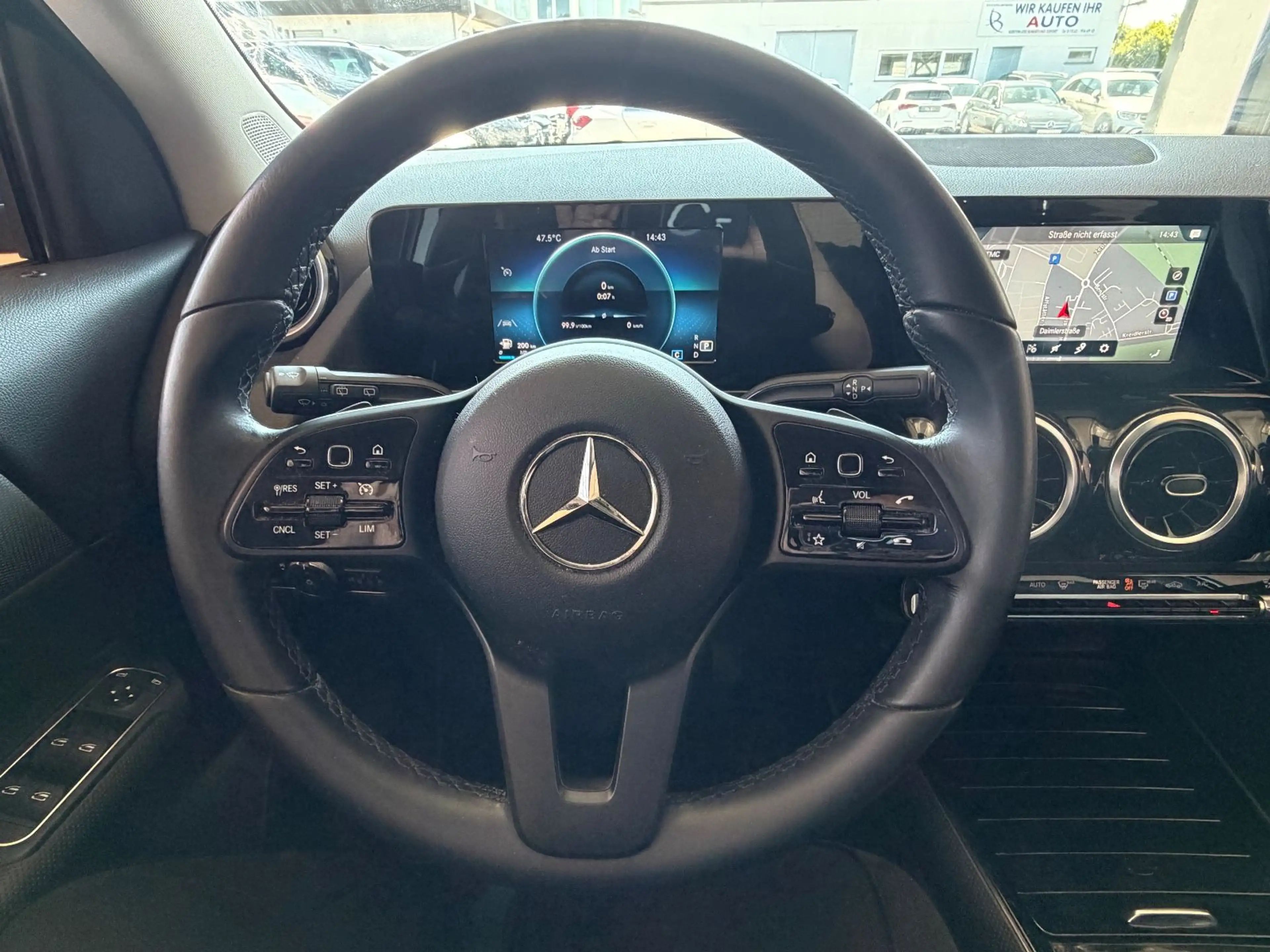 Mercedes-Benz GLA 180 d *NAVI*CAM*8G-DCT*DISTR*TOUCH*APPLE CAR — photo 15