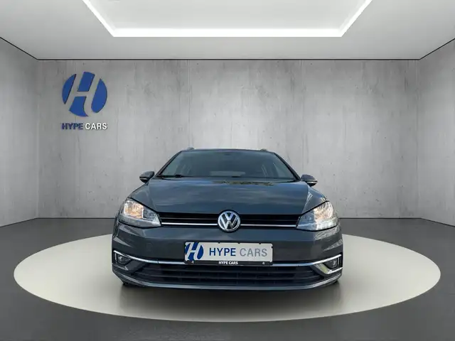 Volkswagen Golf view 2