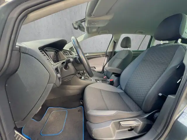 Volkswagen Golf view 11