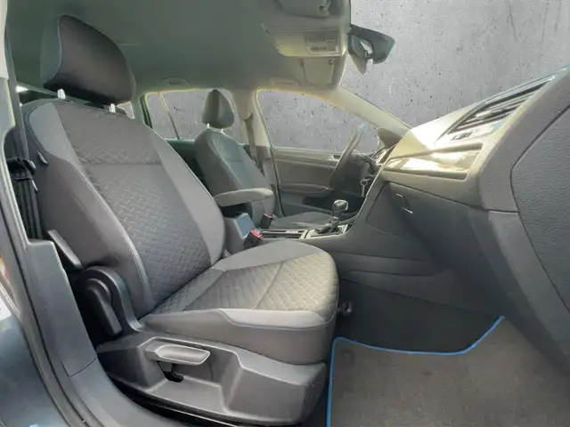 Volkswagen Golf view 15