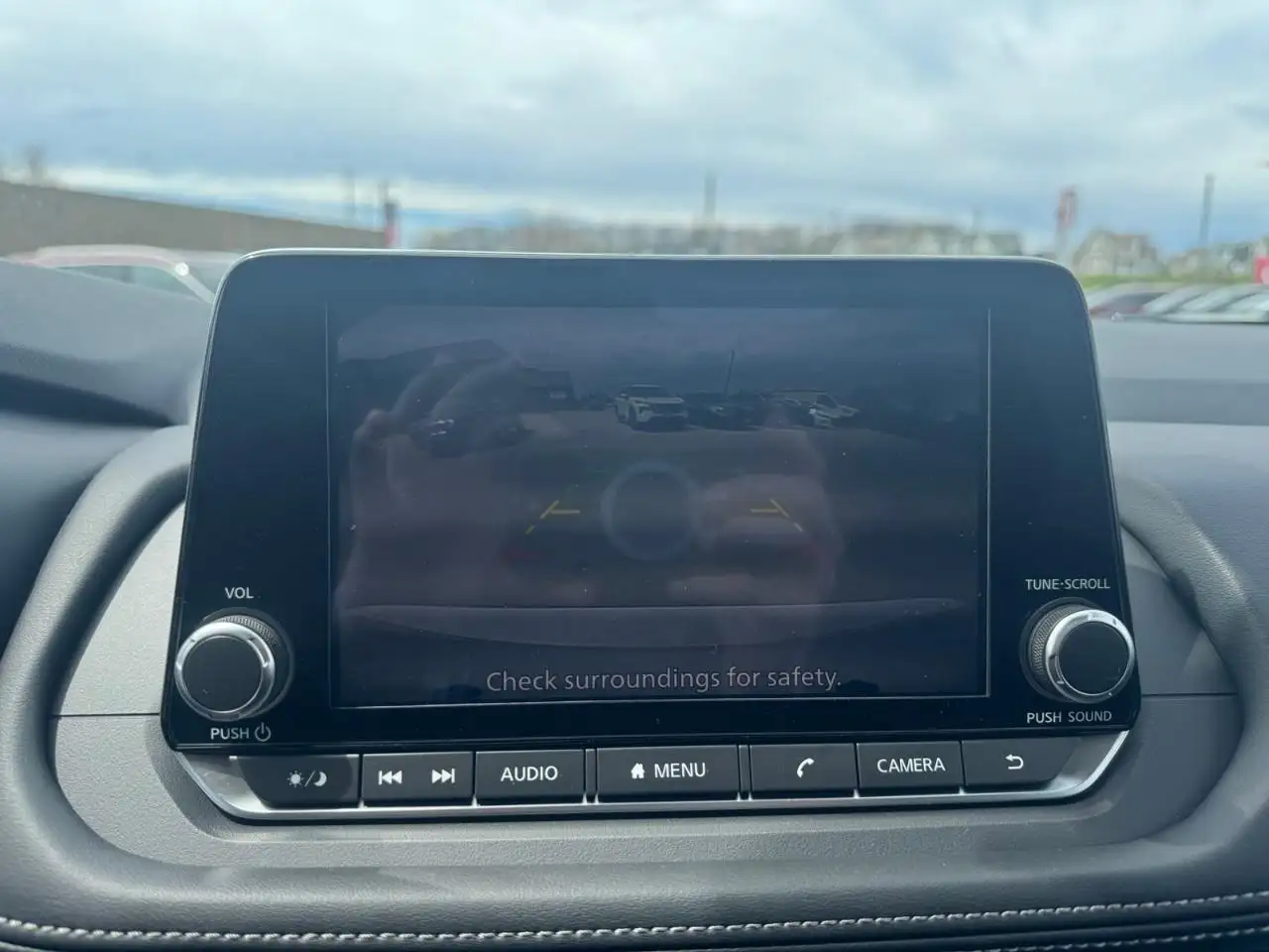 Nissan Rogue снимка Nissan Rogue
