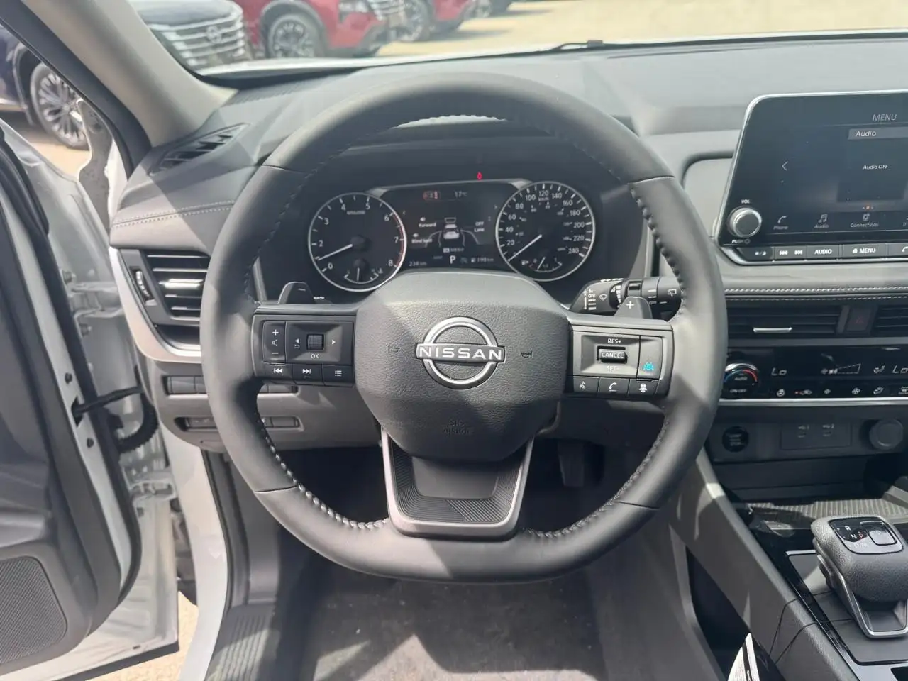 Nissan Rogue снимка Nissan Rogue