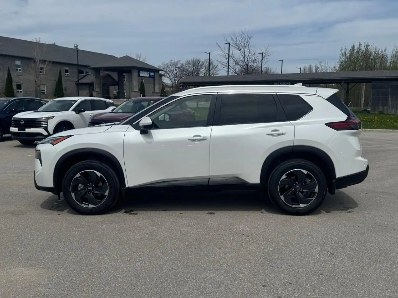 Nissan Rogue снимка Nissan Rogue