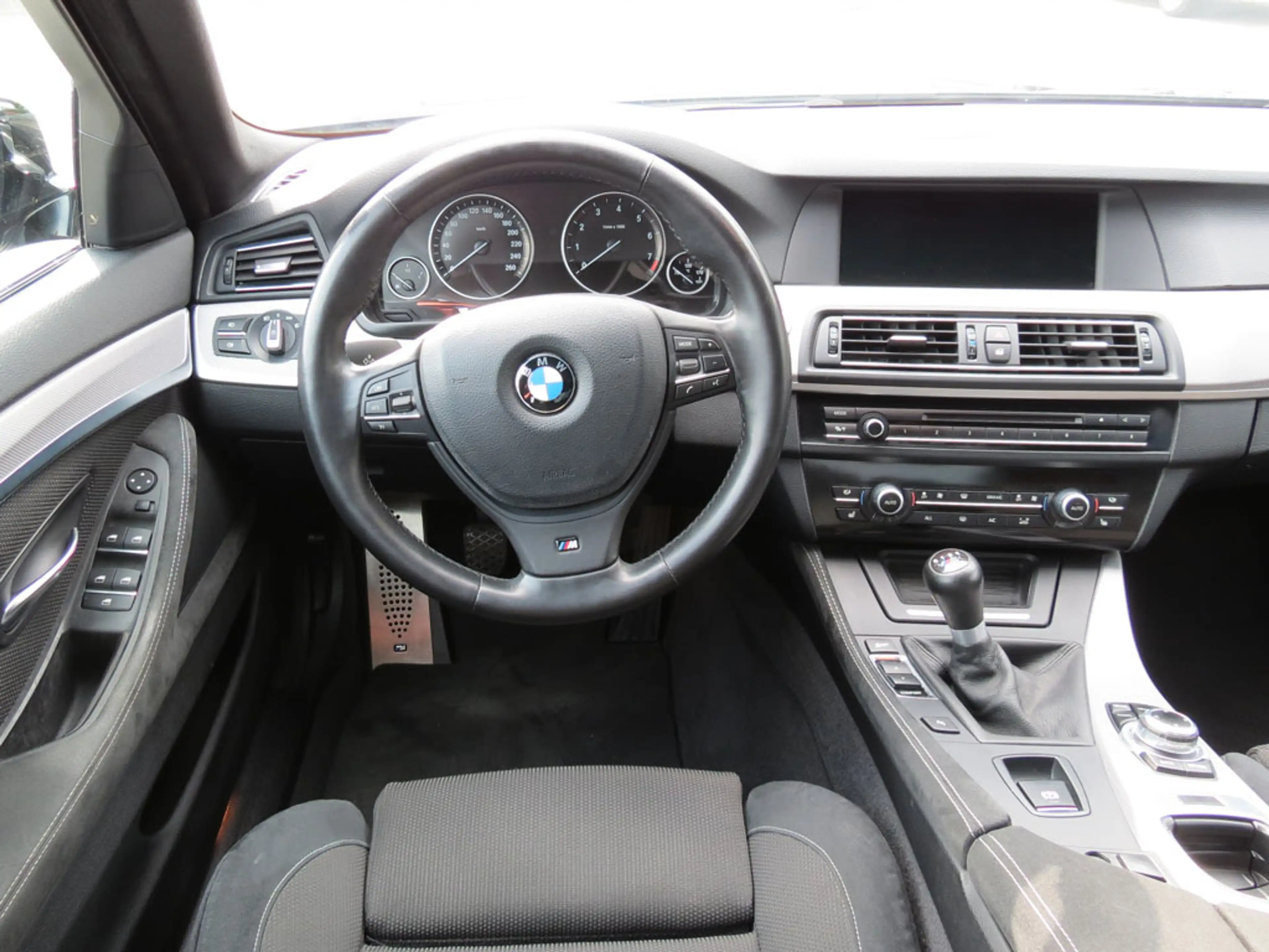 BMW 520 520 i Bi-Xenon M-Technic Navi — photo 7