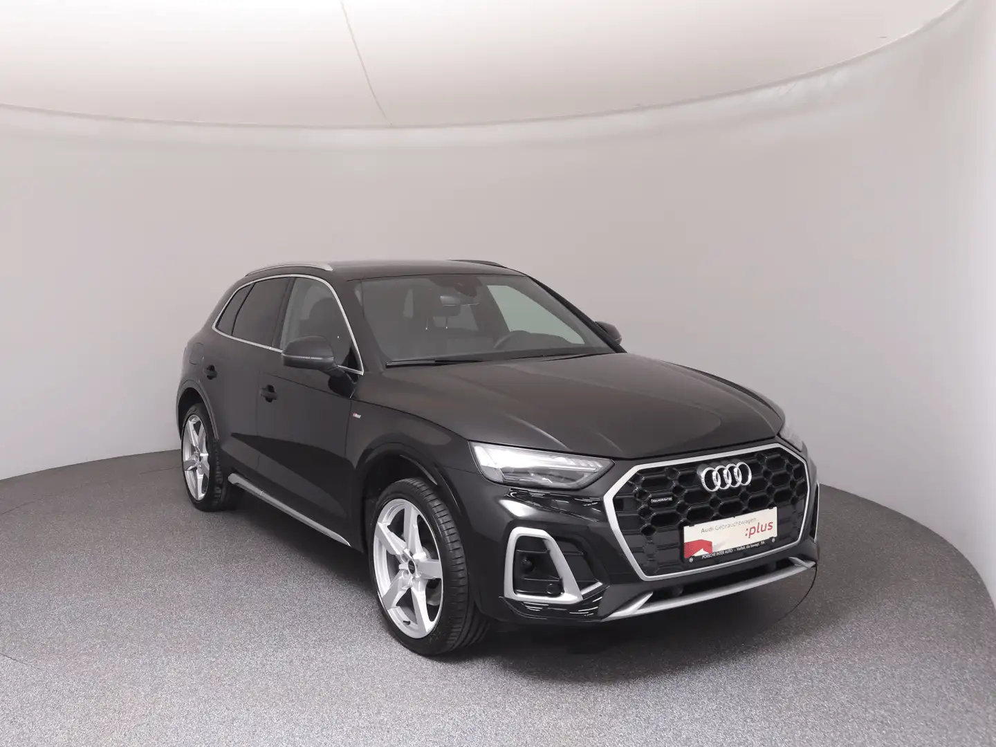Audi Q5 55 TFSI e quattro S line Schwarz - 2