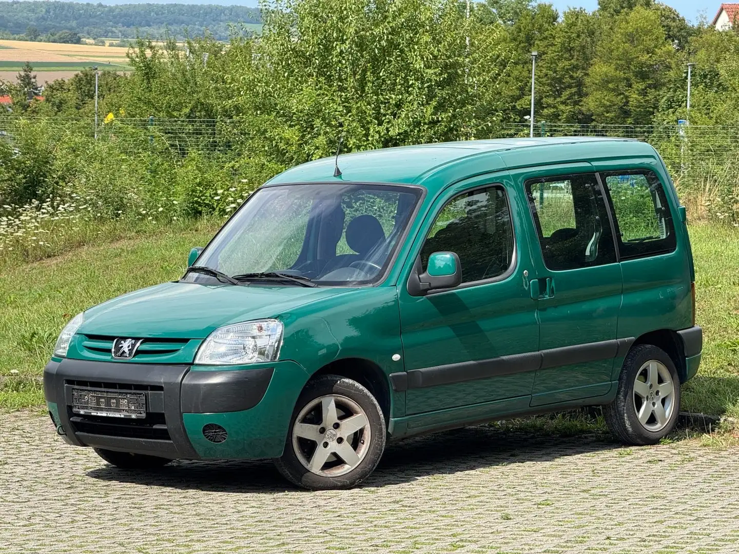 Peugeot Partner Kombi 110 Escapade guter Zustand Tüv Neu Verde - 1